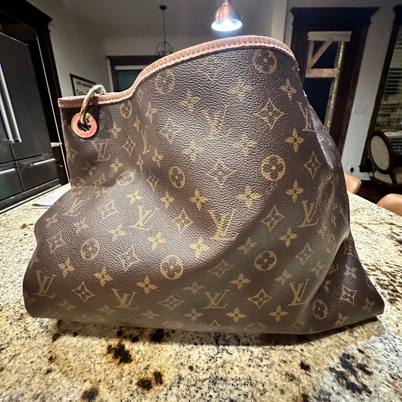 Retired LV Artsy MM - Picture 1 of 9